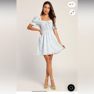 NWT Lulus smocked floral dress